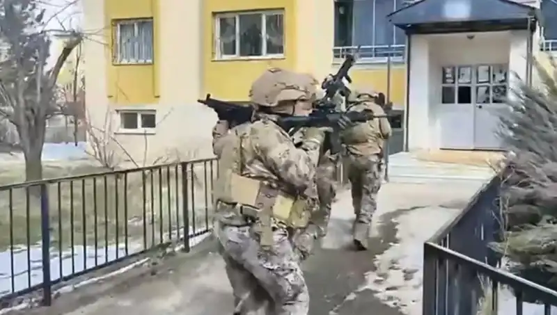 Bingöl'de DAEŞ Operasyonunda 3 Şüpheli Tutuklandı: Sır Perdesi Aralandı