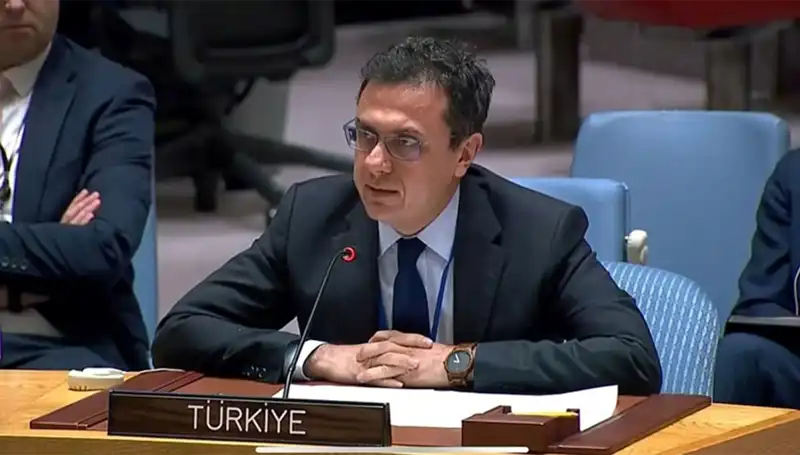 İsrailli Yüksek Yetkili, Suriye'deki Hava Saldırılarına Son Verilmeli Dedi