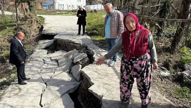 Diken Üstünde Bekleyen 130 Haneli Mahallede Heyelan Tehlikesi!