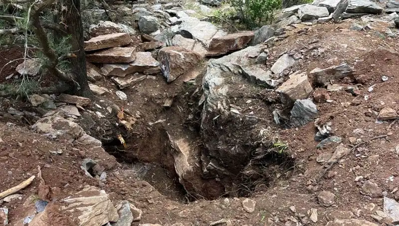 Eski Vali ve Emekli Albay Define Ararken Baskına Uğradı!