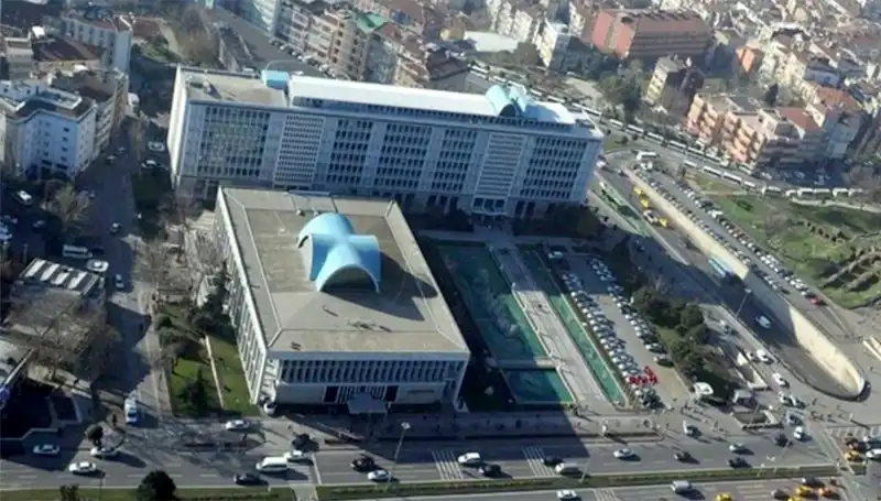 İBB Soruşturmasında Yeni Bir Gelişme: "Enderun" WhatsApp Grubu Mercek Altında!