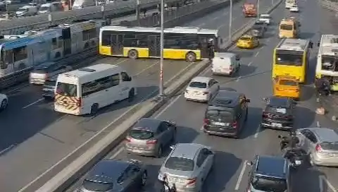 İETT Otobüsü Kazası: İstanbul'un Kalbinde Trafik Kaosu