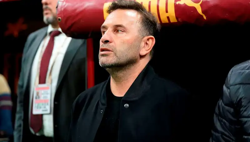 Galatasaray'da Okan Buruk'tan Şaşırtan Değişiklik: Hangi Pozisyon Değişti?