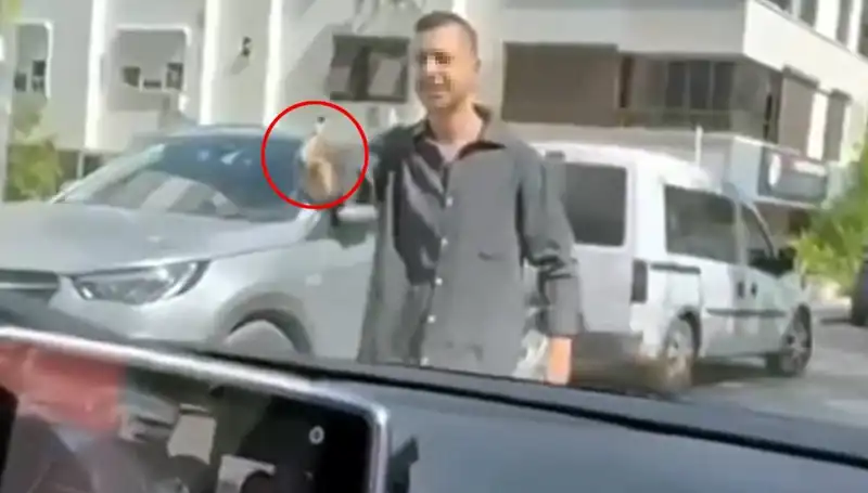 Trafikte Kadınlara Silah Doğrultan Sürücü Yakalandı: Gelişmeler ve Ayrıntılar