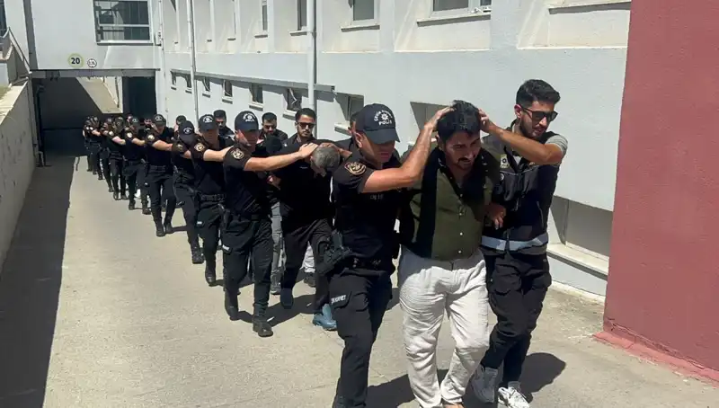 Adana'da Eşine Az Rastlanır 825 Kilo Eroin Ele Geçirildi: 16 Tutuklama