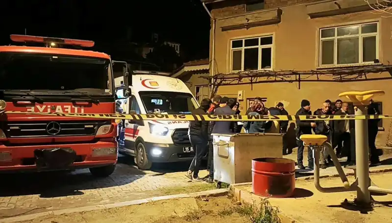Yaşlı Adamın Cansız Bedeni Yangın Sonrası Bulundu: Olayın Ardındaki Sır Ne?