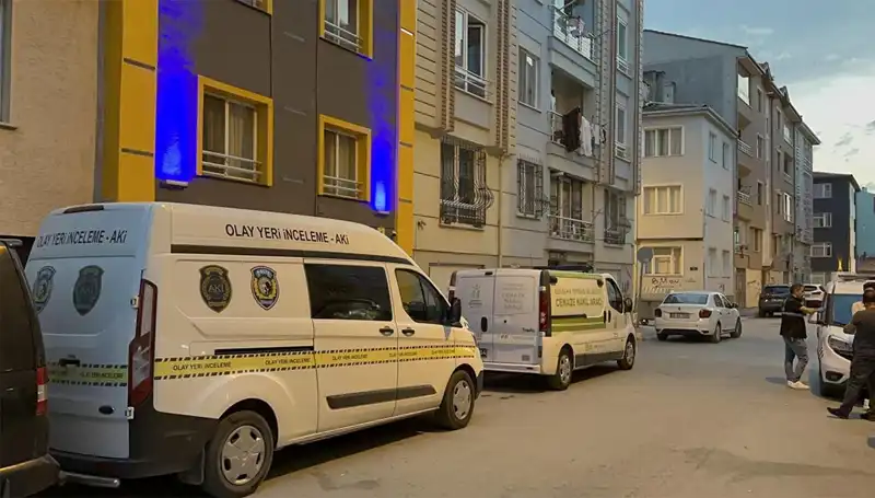 Apartman Merdiveninde Şüpheli Ölüm: Olayın Gizemi Çözülmeye Çalışıyor