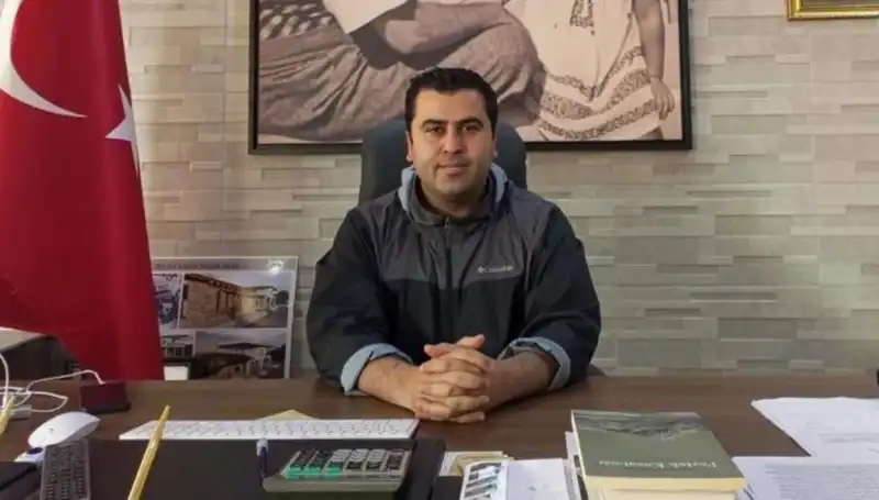 Eski Pertek Belediye Başkanı Ruhan Alan, Yolsuzluk Suçlamasıyla Tutuklandı