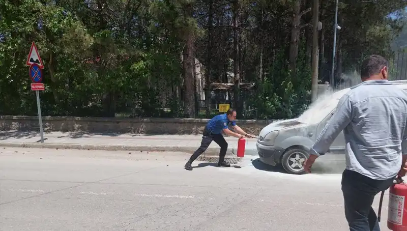 Emniyet Binasının Önünde Yanan Araçta Neler Yaşandı?