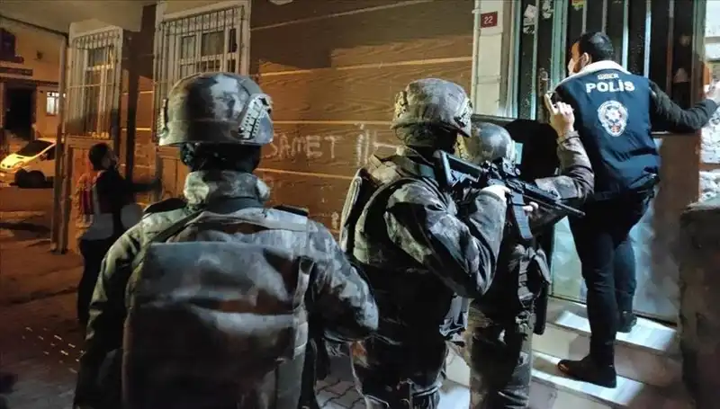 Türkiye Genelinde Bahis ve Kara Para Operasyonları: 500 Milyon Lira Ele Geçirildi!