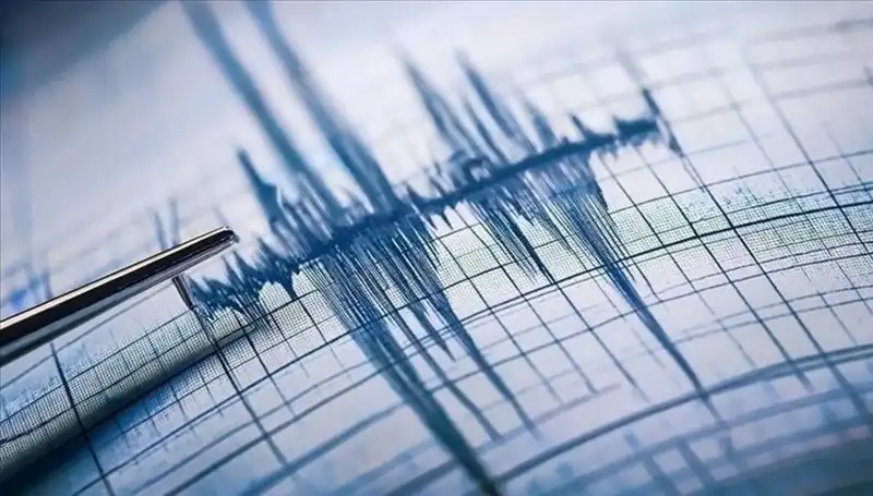 Ege Bölgesi'nde 3.0 Büyüklüğünde Deprem! Neler Yaşandı?
