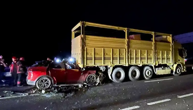 Kamyona Çarpan Aracın Sürücüsü Hayatını Kaybetti! Kaza Ayrıntıları Ortaya Çıktı