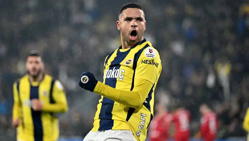 Fenerbahçe'de Şok Golcü Takası: Neler Oluyor?