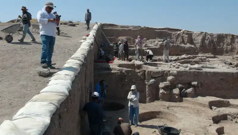 Kilis’te Oylum Höyük’te Kazı Çalışmaları Yaz Ortasında Hız Kesmeden Devam Ediyor