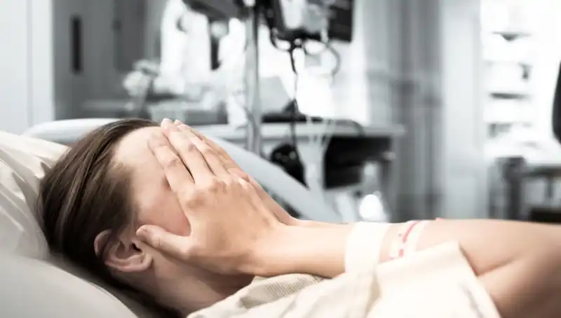 Kadın, Mide Bulantısı ve Öksürükle Doktora Gitti, Şok Edici Sonuçlarla Karşılaştı