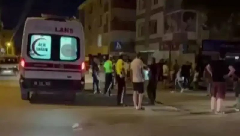 Alkollü Sürücü Tartıştığı Yayaları Kamyonetle Ezdi: Şok Edici Görüntüler