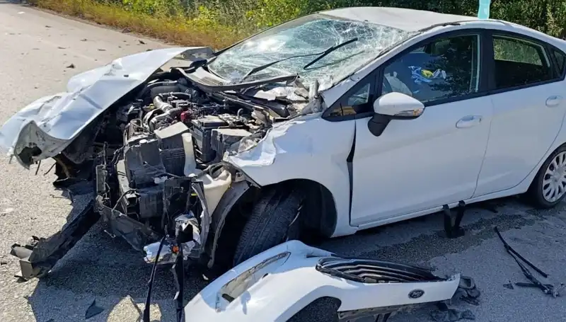 Çanakkale'de Feci Trafik Kazası: İki Yaralı, Musahip Sürücülerin Hakimiyeti Gözden Kaçmadı