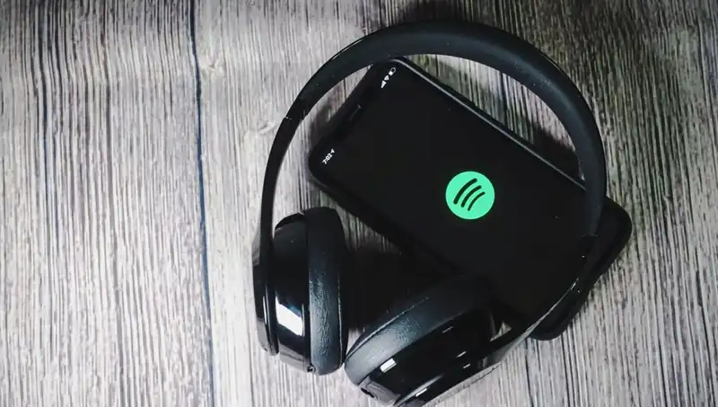 Yapay Zeka Tehlikesi: Spotify, Ölü Sanatçılardan Yeni Şarkılar Yayınlıyor