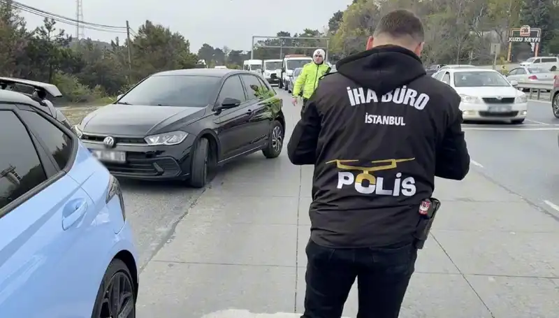 Emniyet Şeridini İhlal Eden Sürücü Suçunu Nasıl Yolda Buldu?