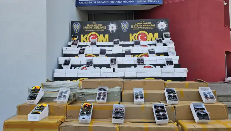 Adana’da 12 Bin Kaçak Güneş Gözlüğü Operasyonu: Kaçakçılık Çetesi İfşa Oldu!