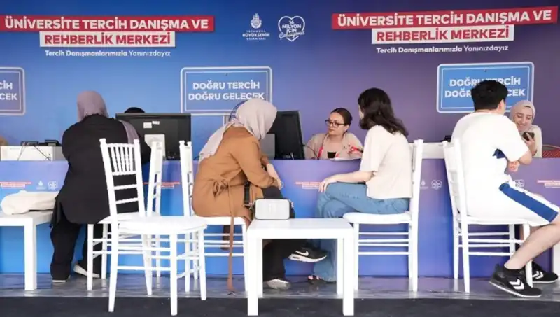 İstanbul'da 24 Yeni İBB Tercih Danışma Merkezi Açıldı