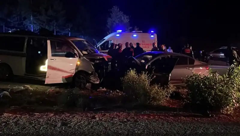 Ters Yön Kazasında Kafa Kafaya Çarpışma: Can Kayıpları ve Yaralılar