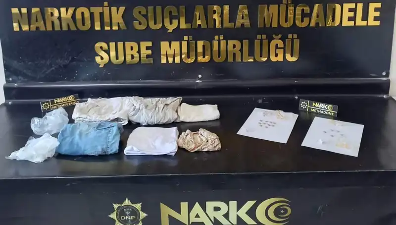 Uyuşturucu Kaçakçılığına İnanılmaz Yöntem: Midesinden Kapsül Kapsül Çıktı
