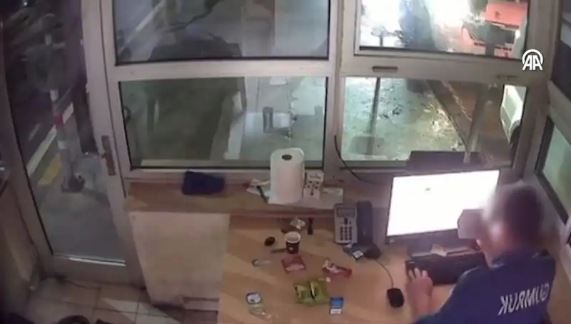 Kapıkule Gümrüğü'nde Rüşvet Skandalı: 23 Memur Tutuklandı!