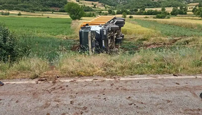 Tokat'ta Devrilen Kamyonun Şoförü, Hayatını Kaybetti!