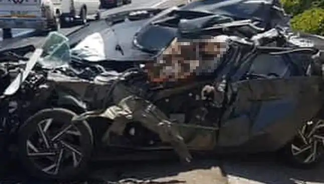 Şanlıurfa'da Otomobil Tankere Çarptı: Korkunç Kaza Sonucu 1 Kişi Hayatını Kaybetti