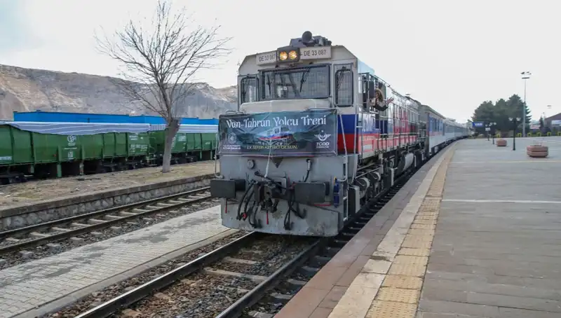 Van ve Tahran Arasında Yeni Bir Tren Seferi Başladı
