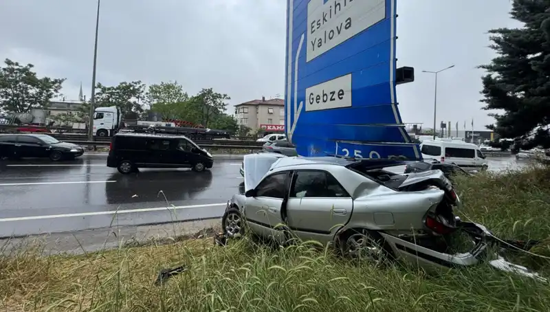 Trafik Levzasına Çarpan Araçta Şok Olay: Bir Yaralı!
