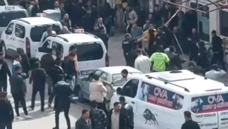 Erciş’te Taş ve Sopalarla Kavga: 7 Gözaltı