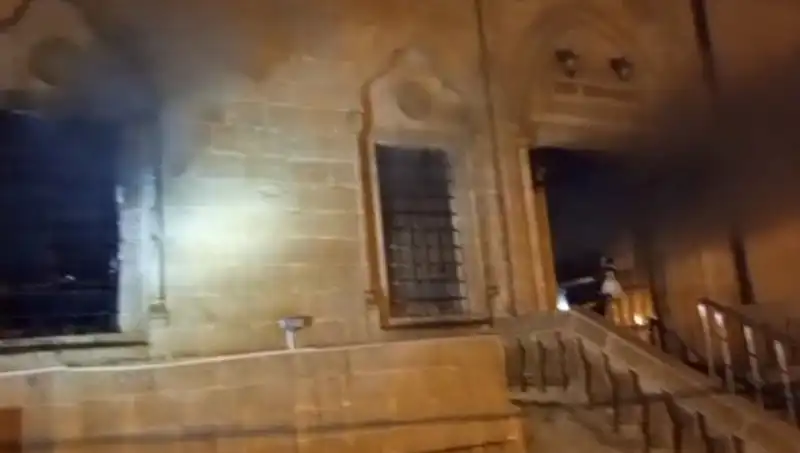 Mardin'de Tarihi Cami Yangını: Şehirde Tüm Gözler Bu Anlara Çevrildi