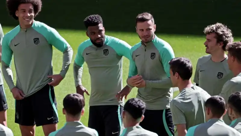 Chelsea ve Sevilla'nın Yıldızı, Türkiye'de Futbol Kariyerine Devam Ediyor