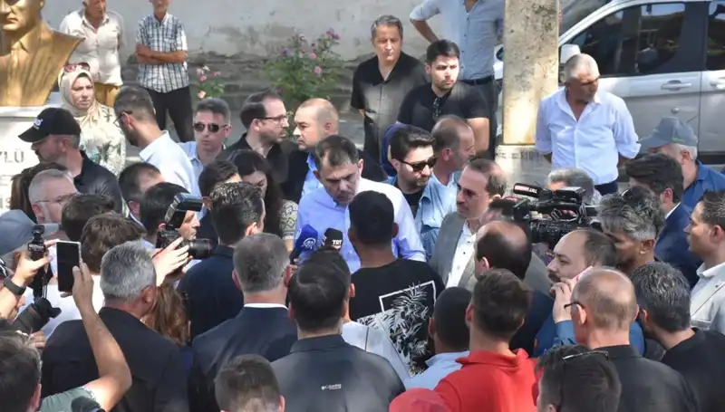 Bakan Kurum, Yangınların Ciddi Sonuçlarını Açıkladı: 8 İl ve 1168 Bina Etkilenmiş