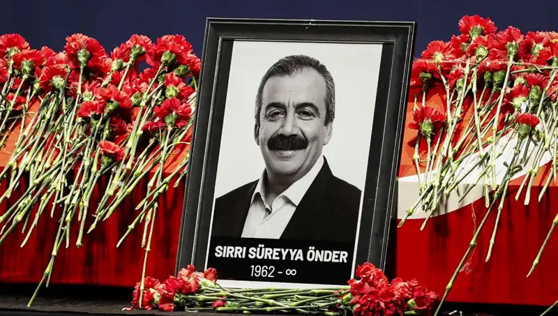 Meclis'te Sırrı Süreyya Önder’in İhtişamlı Anması: Geçmişe Yolculuk
