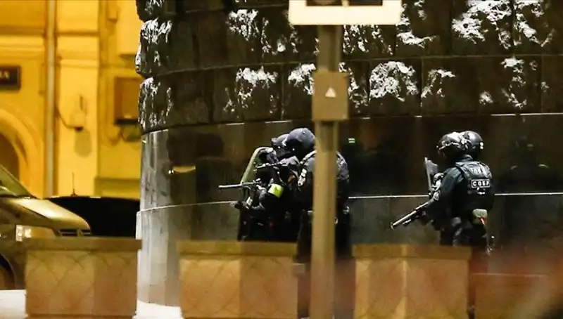 Rusya'da Şok Edici Silahlı Saldırı: Çatıdan Rastgele Ateş Açtı