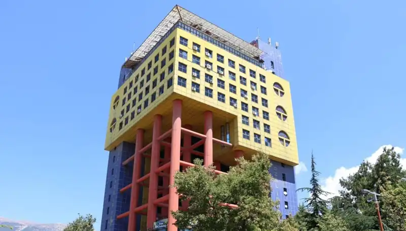 Dünyanın En Saçma Binası Yerine Yepyeni Proje Hayata Geçiyor