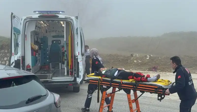 Düzce'de Yoğun Sis Kazaya Neden Oldu: 6 Kişi Yaralı