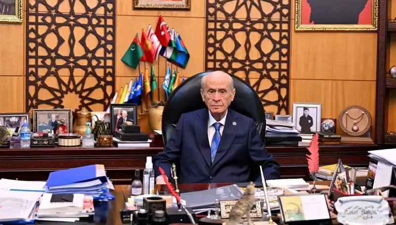 Bahçeli'den Galatasaray'a Kutlama: Şampiyonluğun Türk Futboluna Etkileri!