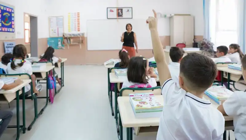 Öğretmenlerin Ek Ders Ödemeleri Bayram Öncesi Hesaplara Geçiyor mu?